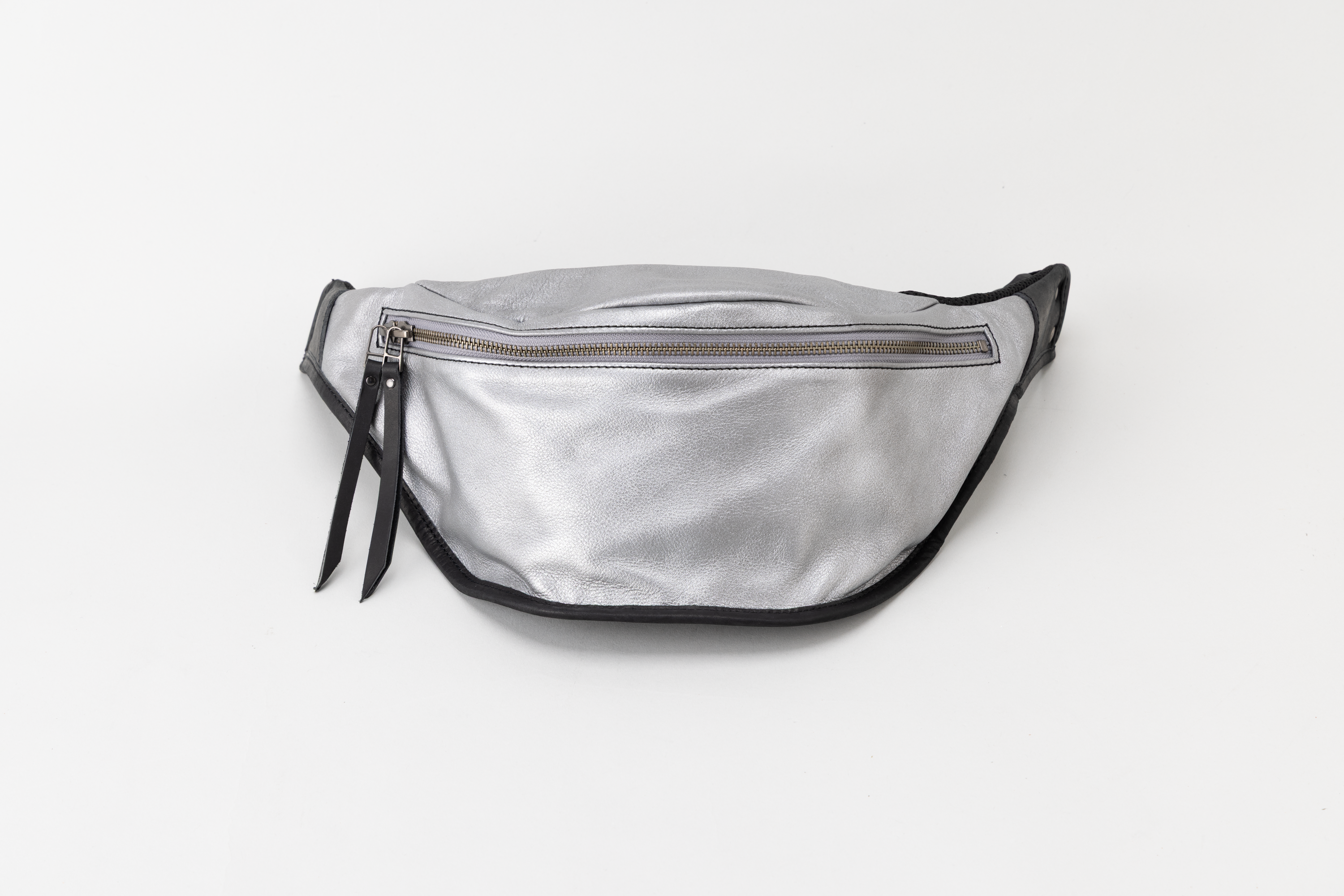 Two-Way Crossbody Bag（SMOKE SILVER）