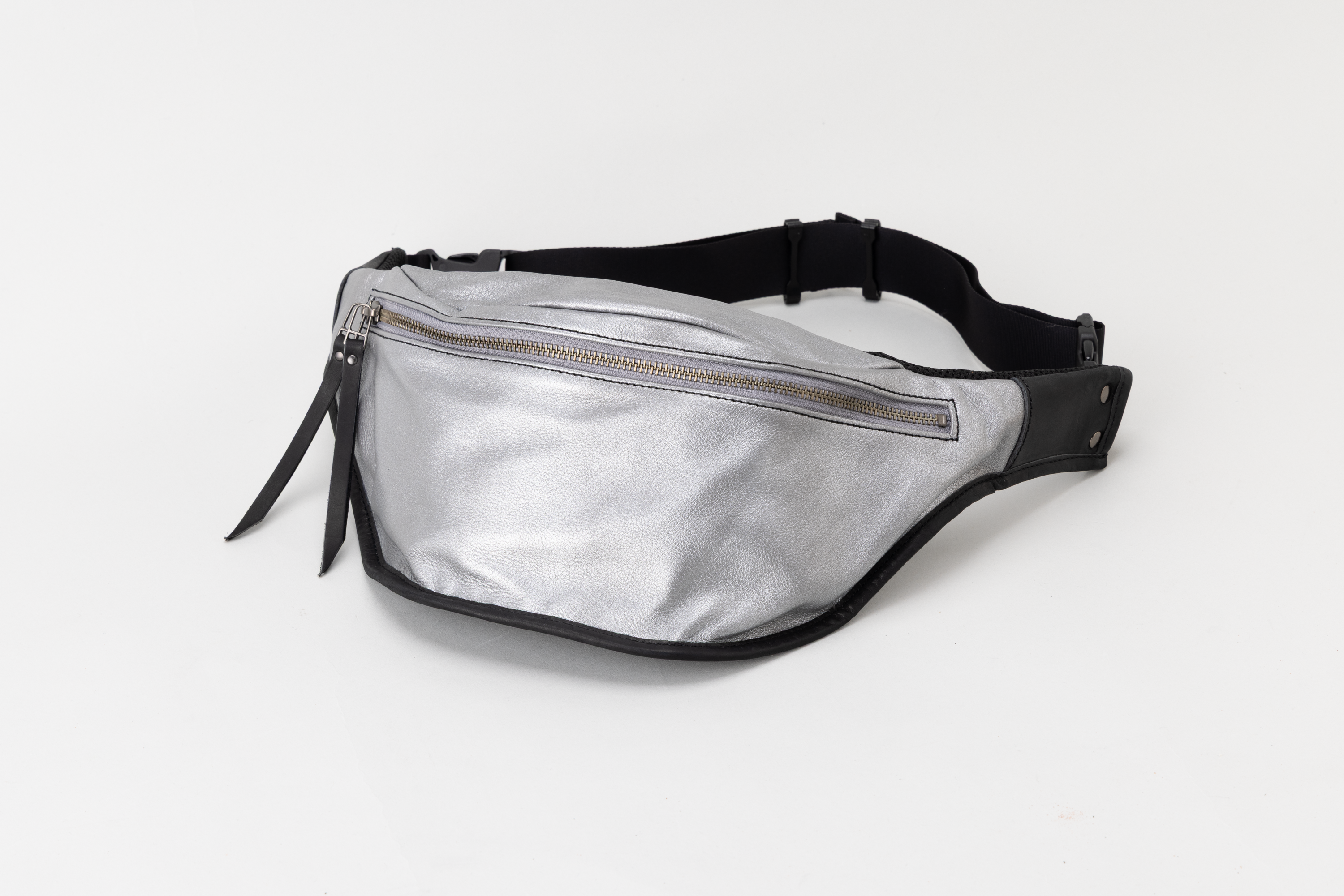 Two-Way Crossbody Bag（SMOKE SILVER）