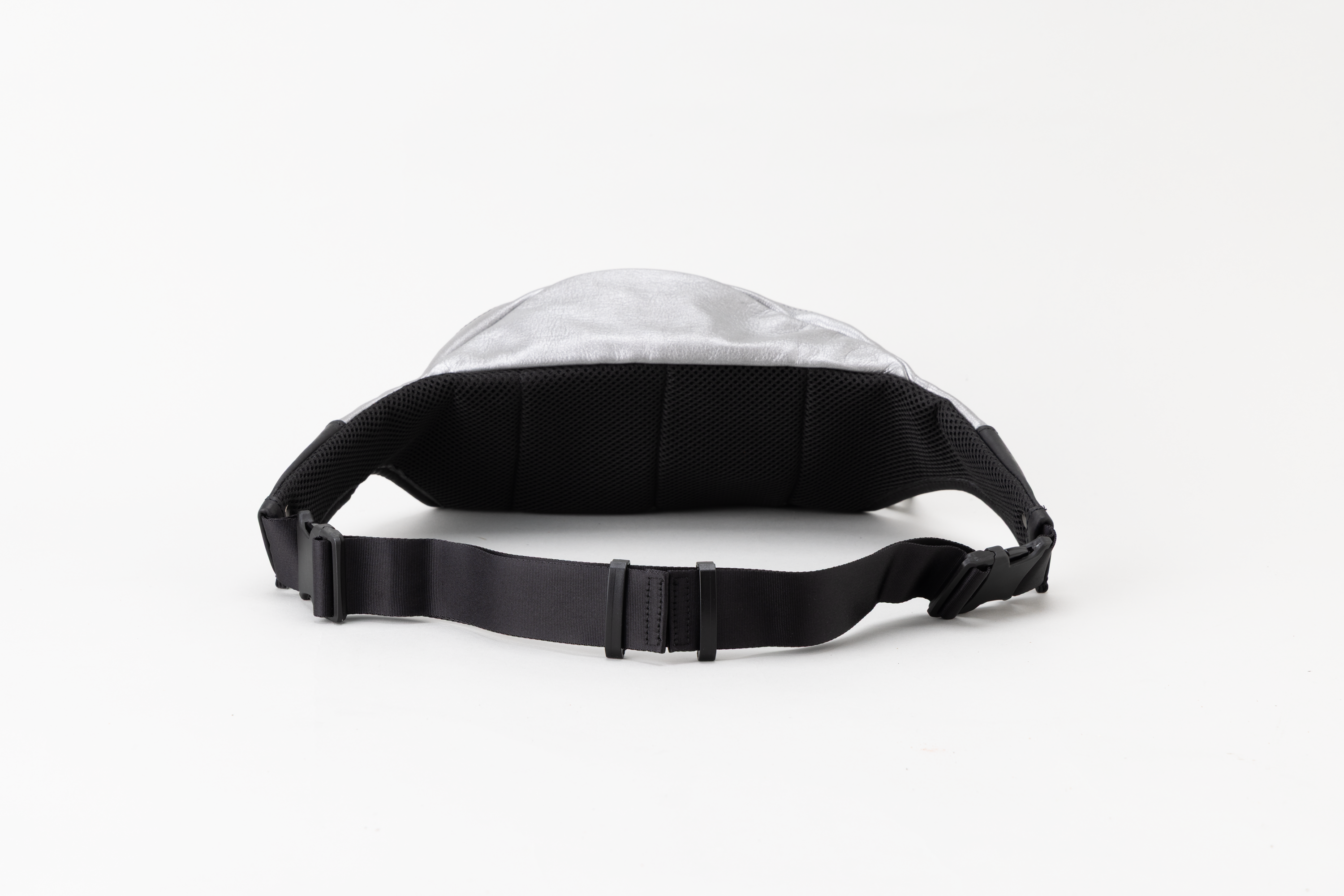 Two-Way Crossbody Bag（SMOKE SILVER）